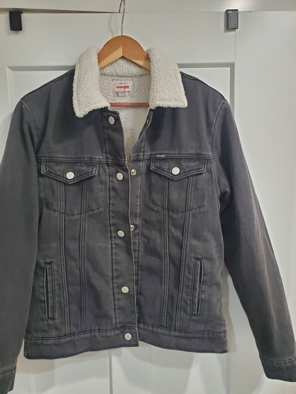 Wrangler Black Denim Jacket with Sherpa size Medium